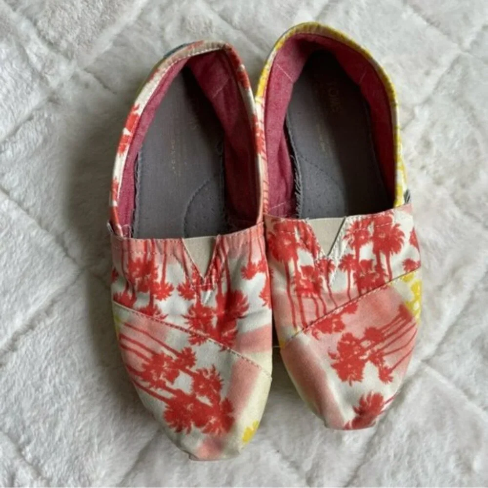 TOMS | Orange & Yellow Palm Tree Canvas Classics | Size 9W
